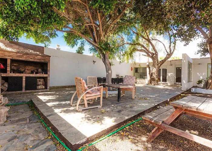 Willa Alamos Park-stunning In Huge Private Grounds San Miguel de Abona