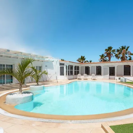 Alamos Park-stunning In Huge Private Grounds