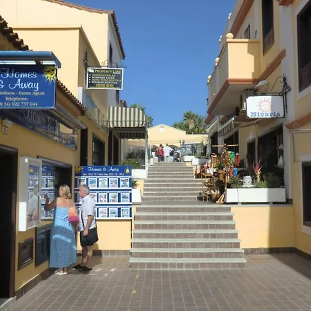 Alamos Park-stunning In Huge Private Grounds Villa *