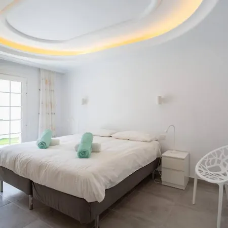 Alamos Park-stunning In Huge Private Grounds