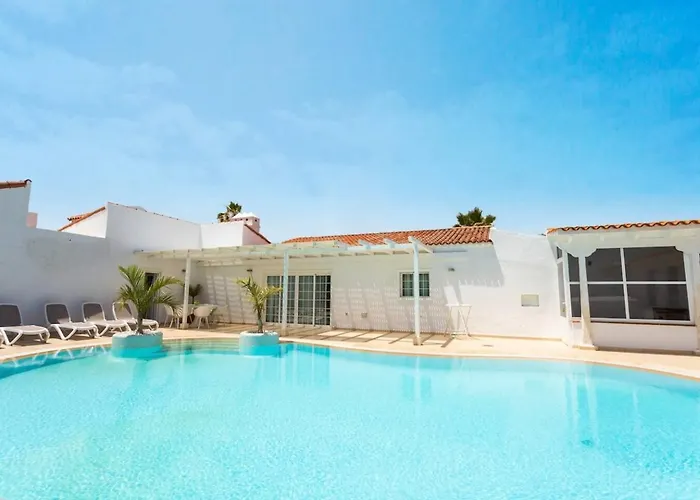 Alamos Park-stunning In Huge Private Grounds